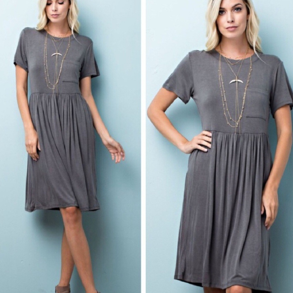 NWOT Pleaded Pocket Dress